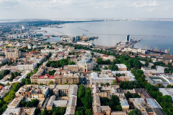 Ринок нерухомості: Одеса заповнюється квартирами, Київ їх позбувається